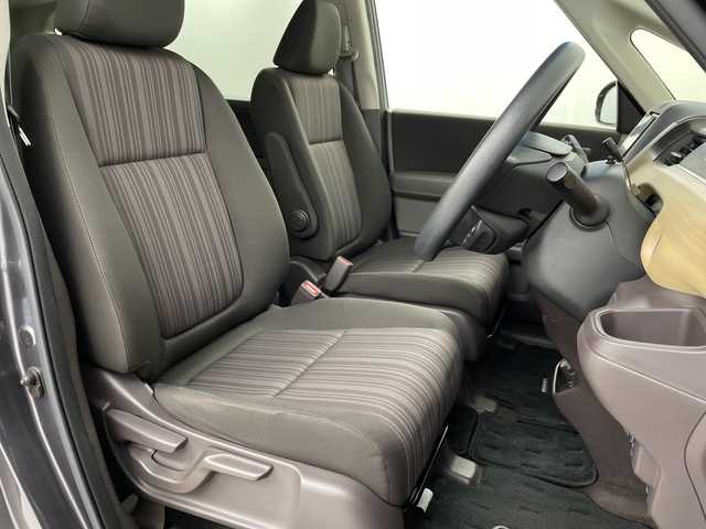 ホンダ フリード G ホンダセンシング 埼玉県 2019(令1)年 4.4万km モダンスティールM 社外ナビ　/バックカメラ/ビルトインＥＴＣ　/ドライブレコーダー/両側パワースライドドア　/レーダークルーズコントロール　/衝突軽減ブレーキ　/レーンキープアシスト　　/純正フロアマット　/プッシュスタート/スマートキー