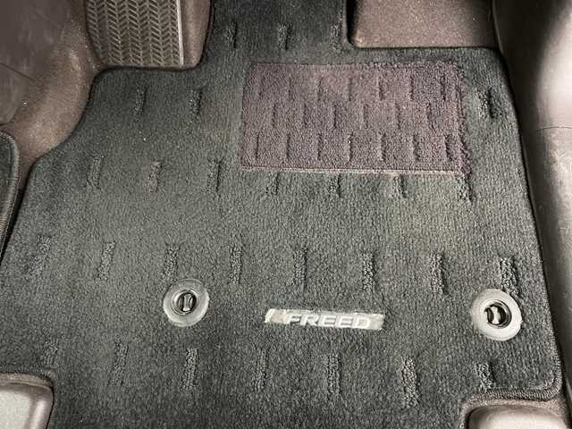 ホンダ フリード G ホンダセンシング 埼玉県 2019(令1)年 4.4万km モダンスティールM 社外ナビ　/バックカメラ/ビルトインＥＴＣ　/ドライブレコーダー/両側パワースライドドア　/レーダークルーズコントロール　/衝突軽減ブレーキ　/レーンキープアシスト　　/純正フロアマット　/プッシュスタート/スマートキー