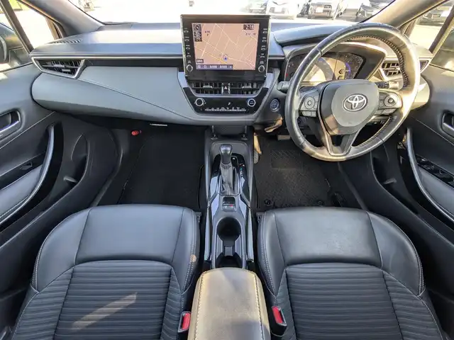 トヨタ カローラツーリング ハイブリッド ダブルバイビー 福井県 2020(令2)年 4.3万km スパークリングブラックパールクリスタルシャイン 純正9インチナビ/AM/FM/BT/USB/Miracast/バックカメラ/全車速追従機能付クルーズコントロール/コーナーセンサー/トヨタセーフティセンス/BSM/RCTA/RSA/１００V充電/ビルトインETC/シートヒーター/SOSボタン/ステアリングヒーター/純正フロアマット/オートホールド/純正17インチAW/LEDヘッドライト/Fフォグ/スマートキー