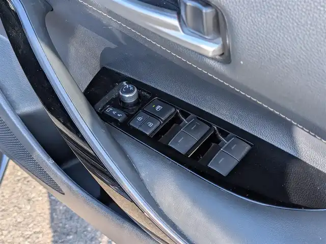 トヨタ カローラツーリング ハイブリッド ダブルバイビー 福井県 2020(令2)年 4.3万km スパークリングブラックパールクリスタルシャイン 純正9インチナビ/AM/FM/BT/USB/Miracast/バックカメラ/全車速追従機能付クルーズコントロール/コーナーセンサー/トヨタセーフティセンス/BSM/RCTA/RSA/１００V充電/ビルトインETC/シートヒーター/SOSボタン/ステアリングヒーター/純正フロアマット/オートホールド/純正17インチAW/LEDヘッドライト/Fフォグ/スマートキー