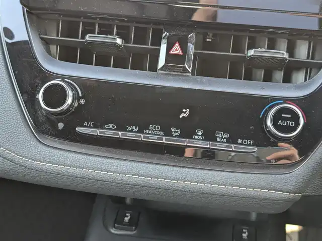 トヨタ カローラツーリング ハイブリッド ダブルバイビー 福井県 2020(令2)年 4.3万km スパークリングブラックパールクリスタルシャイン 純正9インチナビ/AM/FM/BT/USB/Miracast/バックカメラ/全車速追従機能付クルーズコントロール/コーナーセンサー/トヨタセーフティセンス/BSM/RCTA/RSA/１００V充電/ビルトインETC/シートヒーター/SOSボタン/ステアリングヒーター/純正フロアマット/オートホールド/純正17インチAW/LEDヘッドライト/Fフォグ/スマートキー