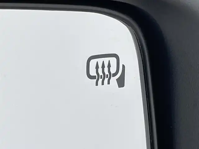 スズキ ジムニー ノマド FC 千葉県 2025(令7)年 0.1千km アークティックホワイトパール 禁煙車/登録済未使用車/４WD/・ダウンヒルアシストコントロール/スズキセーフティサポート/・デュアルセンサーブレーキサポート/・先行車発進お知らせ/・標識認識機能/・アダプティブクルーズコントロール/・車線逸脱警報機能/・ふらつき警報機能/・誤発進抑制機能/・後方誤発進抑制/・後退時ブレーキサポート/・コーナーセンサー/前席シートヒーター/革巻きステアリング/・ステアリングスイッチ/純正１５インチAW/オートライト/・オートマチックハイビーム/・LEDヘッドライト/・フォグランプ