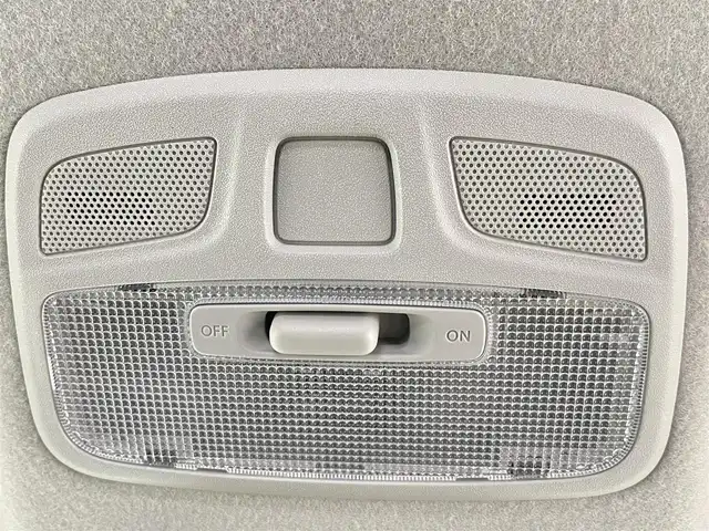 スズキ ジムニー ノマド FC 千葉県 2025(令7)年 0.1千km アークティックホワイトパール 禁煙車/登録済未使用車/４WD/・ダウンヒルアシストコントロール/スズキセーフティサポート/・デュアルセンサーブレーキサポート/・先行車発進お知らせ/・標識認識機能/・アダプティブクルーズコントロール/・車線逸脱警報機能/・ふらつき警報機能/・誤発進抑制機能/・後方誤発進抑制/・後退時ブレーキサポート/・コーナーセンサー/前席シートヒーター/革巻きステアリング/・ステアリングスイッチ/純正１５インチAW/オートライト/・オートマチックハイビーム/・LEDヘッドライト/・フォグランプ