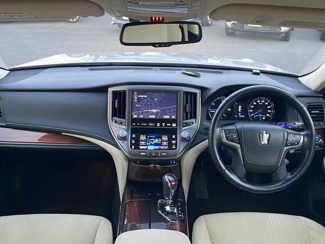 トヨタ クラウン ハイブリッド ロイヤルサルーン 茨城県 2013(平25)年 4.1万km プレシャスシルバー 純正ナビ/　　【ワンセグTV/BT/DVD/CD】/バックカメラ/横滑り防止装置/衝突被害軽減システム/クルーズコントロール/パワーシート/社外18インチアルミホイール(LEONIS)/HIDオートライト/純正フロアマット/ビルトインETC/純正フロアマット