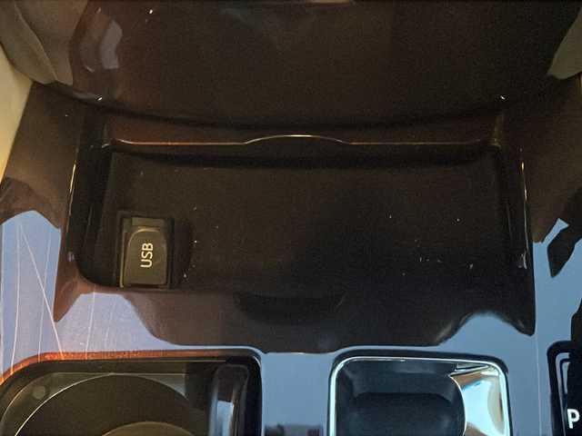 トヨタ クラウン ハイブリッド ロイヤルサルーン 茨城県 2013(平25)年 4.1万km プレシャスシルバー 純正ナビ/　　【ワンセグTV/BT/DVD/CD】/バックカメラ/横滑り防止装置/衝突被害軽減システム/クルーズコントロール/パワーシート/社外18インチアルミホイール(LEONIS)/HIDオートライト/純正フロアマット/ビルトインETC/純正フロアマット