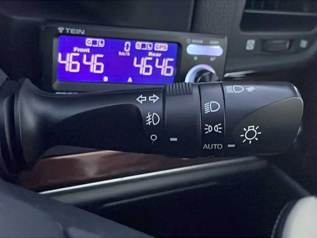 トヨタ クラウン ハイブリッド ロイヤルサルーン 茨城県 2013(平25)年 4.1万km プレシャスシルバー 純正ナビ/　　【ワンセグTV/BT/DVD/CD】/バックカメラ/横滑り防止装置/衝突被害軽減システム/クルーズコントロール/パワーシート/社外18インチアルミホイール(LEONIS)/HIDオートライト/純正フロアマット/ビルトインETC/純正フロアマット