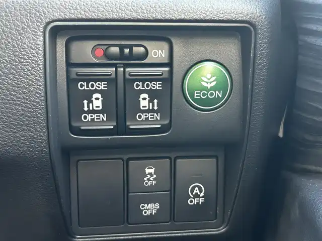 ホンダ オデッセイ アブソルート EX 富山県 2014(平26)年 6.8万km プレミアムヴィーナスブラックP 純正インターナビ/フルセグテレビ/Bluetooth/HDMI/フルップダウンモニター/パーキングアシスト/ブラインドスポットモニター/マルチビューカメラ/パワーシート/パドルシフト/クルーズコントロール/ハーフレザーシート/CMBS/アイドリングストップ/スマートキー/オートライト/オートエアコン/ETC