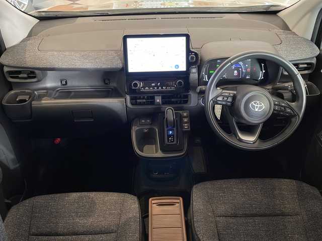 トヨタ シエンタ ハイブリッド Z 福井県 2022(令4)年 2.5万km ベージュ ワンオーナー/純正10.5インチコネクティッドナビ/フルセグTV/BT/DVD/CD/USB/パノラミックビューモニター/純正フリップダウンモニター(V12T-R72C)/セーフティセンス/・レーダークルーズコントロール/・ブラインドスポットモニター/・レーンディパーチャーアラート/・プリクラッシュセーフティ/・緊急時操舵支援機能/・プロアクティブドライビングアシスト/・ロードサインアシスト/・アダプティブハイビームシステム/ドライブレコーダー/ビルトインETC/両側パワースライドドア/純正15インチアルミホイール/オートライト/LEDヘッドライト/100V電源/ステアリングスイッチ