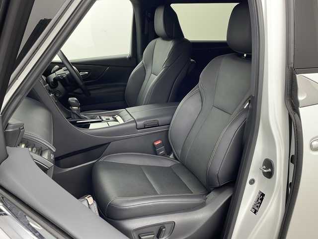 トヨタ アルファードハイブリット Z 兵庫県 2023(令5)年 1.3万km プラチナホワイトパールマイカ ・純正14インチディスプレイオーディオplus/TV/USB/Bluetooth/Miracast/・パノラミックビューモニター/・ビルトインETC2.0/・デジタルインナーミラー/・前後ドライブレコーダー/・両側パワースライドドア/・パワーバックドア/・左右独立ムーンルーフ/・Toyota　Safety　Sense/プリクラッシュセーフティ/レーントレーシングアシスト/レーンディパーチャーアラート/レーダークルーズコントロール（全車速追従機能付）/アダプティブハイビームシステム/ロードサインアシスト/ドライバー異常時対応システム/プロアクティブドライビングアシスト/発進遅れ告知機能/・ブラインドスポットモニター/・安心降車アシスト/・後方車両接近告知/・周辺車両接近時サポート/・後方車両への接近警報/・ユニバーサルステップ/・置くだけ充電/・AC100V電源/・合成皮革シート/・1、2列目シートヒーター/・1，2列目ベンチレーション/・ステアリングヒーター/・前席パワーシート/・3眼LEDヘッドライト/・プッシュスタート/・スマートキー/・純正18インチ」アルミホイール