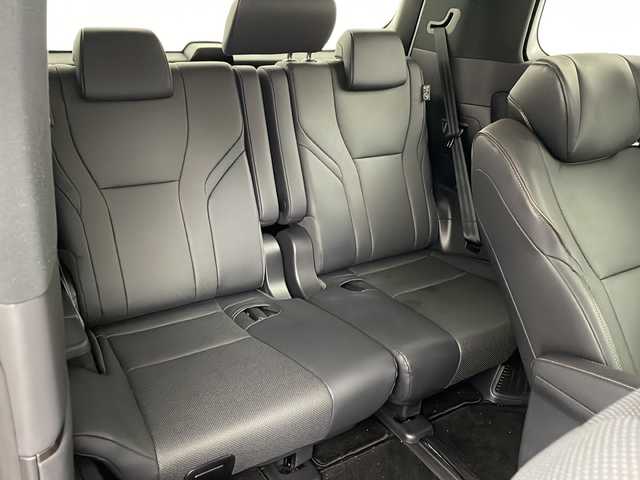 トヨタ アルファードハイブリット Z 兵庫県 2023(令5)年 1.3万km プラチナホワイトパールマイカ ・純正14インチディスプレイオーディオplus/TV/USB/Bluetooth/Miracast/・パノラミックビューモニター/・ビルトインETC2.0/・デジタルインナーミラー/・前後ドライブレコーダー/・両側パワースライドドア/・パワーバックドア/・左右独立ムーンルーフ/・Toyota　Safety　Sense/プリクラッシュセーフティ/レーントレーシングアシスト/レーンディパーチャーアラート/レーダークルーズコントロール（全車速追従機能付）/アダプティブハイビームシステム/ロードサインアシスト/ドライバー異常時対応システム/プロアクティブドライビングアシスト/発進遅れ告知機能/・ブラインドスポットモニター/・安心降車アシスト/・後方車両接近告知/・周辺車両接近時サポート/・後方車両への接近警報/・ユニバーサルステップ/・置くだけ充電/・AC100V電源/・合成皮革シート/・1、2列目シートヒーター/・1，2列目ベンチレーション/・ステアリングヒーター/・前席パワーシート/・3眼LEDヘッドライト/・プッシュスタート/・スマートキー/・純正18インチ」アルミホイール