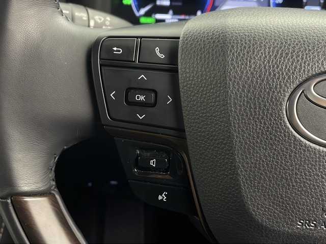 トヨタ アルファードハイブリット Z 兵庫県 2023(令5)年 1.3万km プラチナホワイトパールマイカ ・純正14インチディスプレイオーディオplus/TV/USB/Bluetooth/Miracast/・パノラミックビューモニター/・ビルトインETC2.0/・デジタルインナーミラー/・前後ドライブレコーダー/・両側パワースライドドア/・パワーバックドア/・左右独立ムーンルーフ/・Toyota　Safety　Sense/プリクラッシュセーフティ/レーントレーシングアシスト/レーンディパーチャーアラート/レーダークルーズコントロール（全車速追従機能付）/アダプティブハイビームシステム/ロードサインアシスト/ドライバー異常時対応システム/プロアクティブドライビングアシスト/発進遅れ告知機能/・ブラインドスポットモニター/・安心降車アシスト/・後方車両接近告知/・周辺車両接近時サポート/・後方車両への接近警報/・ユニバーサルステップ/・置くだけ充電/・AC100V電源/・合成皮革シート/・1、2列目シートヒーター/・1，2列目ベンチレーション/・ステアリングヒーター/・前席パワーシート/・3眼LEDヘッドライト/・プッシュスタート/・スマートキー/・純正18インチ」アルミホイール