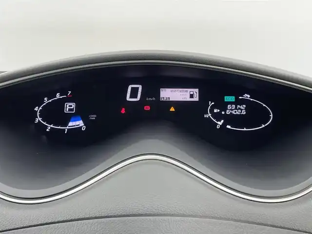 日産 セレナ HWS S HV Vセレ +SeftyⅡ 千葉県 2015(平27)年 6.4万km ブリリアントシルバー 禁煙車/エマージェンシーブレーキ/両側電動ドア/純正８インチメモリナビ/・型番：MM515D-L/・CD/DVD/AUX/USB/Bluetooth/フルセグTV/・アラウンドビューモニター/・ビルトインETC/クルーズコントロール/革巻きステアリング/・ステアリングスイッチ/純正フロアマット/純正１６インチAW/オートライト/・LEDヘッドライト/・フォグランプ