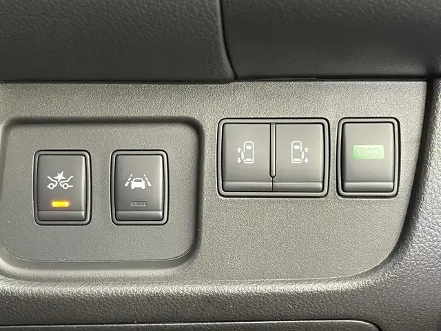 日産 セレナ HWS S HV Vセレ +SeftyⅡ 千葉県 2015(平27)年 6.4万km ブリリアントシルバー 禁煙車/エマージェンシーブレーキ/両側電動ドア/純正８インチメモリナビ/・型番：MM515D-L/・CD/DVD/AUX/USB/Bluetooth/フルセグTV/・アラウンドビューモニター/・ビルトインETC/クルーズコントロール/革巻きステアリング/・ステアリングスイッチ/純正フロアマット/純正１６インチAW/オートライト/・LEDヘッドライト/・フォグランプ