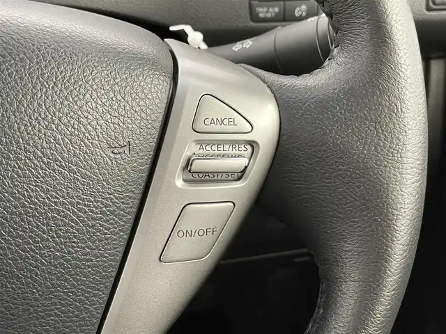 日産 セレナ HWS S HV Vセレ +SeftyⅡ 千葉県 2015(平27)年 6.4万km ブリリアントシルバー 禁煙車/エマージェンシーブレーキ/両側電動ドア/純正８インチメモリナビ/・型番：MM515D-L/・CD/DVD/AUX/USB/Bluetooth/フルセグTV/・アラウンドビューモニター/・ビルトインETC/クルーズコントロール/革巻きステアリング/・ステアリングスイッチ/純正フロアマット/純正１６インチAW/オートライト/・LEDヘッドライト/・フォグランプ