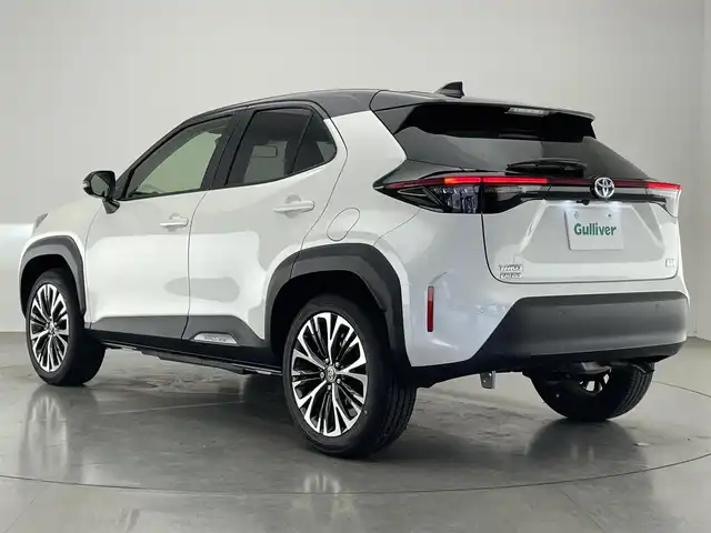 トヨタ ヤリスクロス ハイブリッド Z 愛知県 2020(令2)年 2.5万km ブラックマイカ/ホワイトパールクリスタルシャイン 2トーン 純正８型ＤＡナビ　全方位カメラ　禁煙車　ＥＴＣ２．０　純正ドラレコ　ハーフレザー　シートヒーター　電動リアゲート　コーナーセンサー　パワーシート　衝突軽減　追従クルコン　ＢＳＭ　ＨＵＤ　ＬＥＤライト