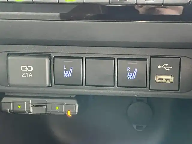 トヨタ ヤリスクロス ハイブリッド Z 愛知県 2020(令2)年 2.5万km ブラックマイカ/ホワイトパールクリスタルシャイン 2トーン 純正８型ＤＡナビ　全方位カメラ　禁煙車　ＥＴＣ２．０　純正ドラレコ　ハーフレザー　シートヒーター　電動リアゲート　コーナーセンサー　パワーシート　衝突軽減　追従クルコン　ＢＳＭ　ＨＵＤ　ＬＥＤライト