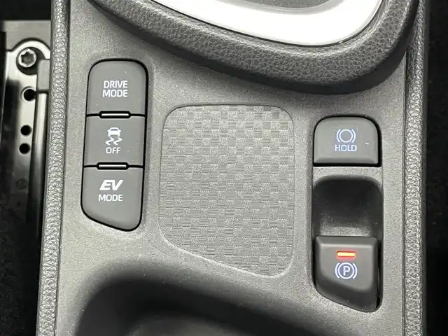 トヨタ ヤリスクロス ハイブリッド Z 愛知県 2020(令2)年 2.5万km ブラックマイカ/ホワイトパールクリスタルシャイン 2トーン 純正８型ＤＡナビ　全方位カメラ　禁煙車　ＥＴＣ２．０　純正ドラレコ　ハーフレザー　シートヒーター　電動リアゲート　コーナーセンサー　パワーシート　衝突軽減　追従クルコン　ＢＳＭ　ＨＵＤ　ＬＥＤライト