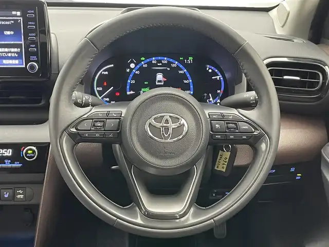 トヨタ ヤリスクロス ハイブリッド Z 愛知県 2020(令2)年 2.5万km ブラックマイカ/ホワイトパールクリスタルシャイン 2トーン 純正８型ＤＡナビ　全方位カメラ　禁煙車　ＥＴＣ２．０　純正ドラレコ　ハーフレザー　シートヒーター　電動リアゲート　コーナーセンサー　パワーシート　衝突軽減　追従クルコン　ＢＳＭ　ＨＵＤ　ＬＥＤライト