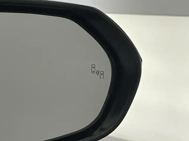 トヨタ ヤリスクロス ハイブリッド Z 愛知県 2020(令2)年 2.5万km ブラックマイカ/ホワイトパールクリスタルシャイン 2トーン 純正８型ＤＡナビ　全方位カメラ　禁煙車　ＥＴＣ２．０　純正ドラレコ　ハーフレザー　シートヒーター　電動リアゲート　コーナーセンサー　パワーシート　衝突軽減　追従クルコン　ＢＳＭ　ＨＵＤ　ＬＥＤライト