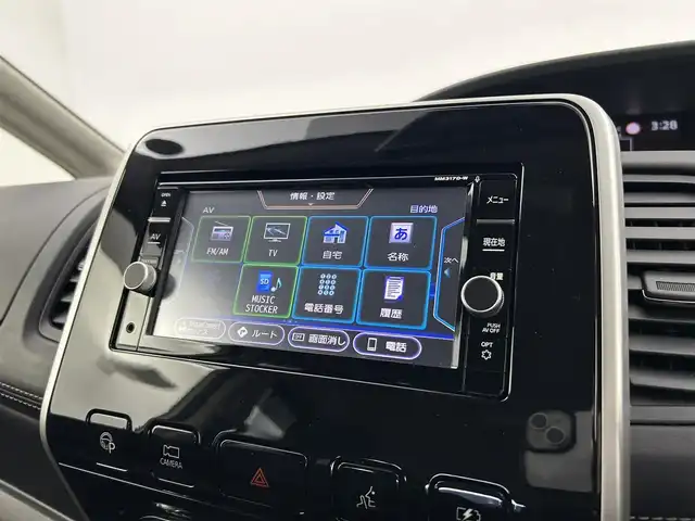 日産 セレナ e－パワー ハイウェイスター V 千葉県 2018(平30)年 6万km ブリリアントホワイトパール 禁煙車/純正ナビ/・MM317D-W/・CD/DVD/BT/AUX/フルセグ/プロパイロット/オートクルーズコントロール/両側パワースライドドア/ハンズフリースライドドア/全方位カメラ/LEDヘッドライト/オートライト/オートハイビーム/コーナーセンサー/スマートキー/ETC/サイド＆カーテンエアバッグ/純正15インチアルミホイール