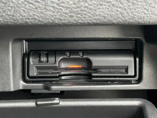 日産 セレナ e－パワー ハイウェイスター V 千葉県 2018(平30)年 6万km ブリリアントホワイトパール 禁煙車/純正ナビ/・MM317D-W/・CD/DVD/BT/AUX/フルセグ/プロパイロット/オートクルーズコントロール/両側パワースライドドア/ハンズフリースライドドア/全方位カメラ/LEDヘッドライト/オートライト/オートハイビーム/コーナーセンサー/スマートキー/ETC/サイド＆カーテンエアバッグ/純正15インチアルミホイール