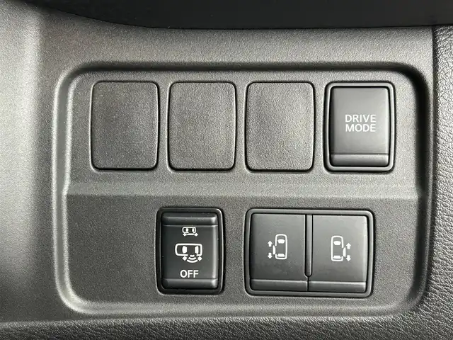 日産 セレナ e－パワー ハイウェイスター V 千葉県 2018(平30)年 6万km ブリリアントホワイトパール 禁煙車/純正ナビ/・MM317D-W/・CD/DVD/BT/AUX/フルセグ/プロパイロット/オートクルーズコントロール/両側パワースライドドア/ハンズフリースライドドア/全方位カメラ/LEDヘッドライト/オートライト/オートハイビーム/コーナーセンサー/スマートキー/ETC/サイド＆カーテンエアバッグ/純正15インチアルミホイール