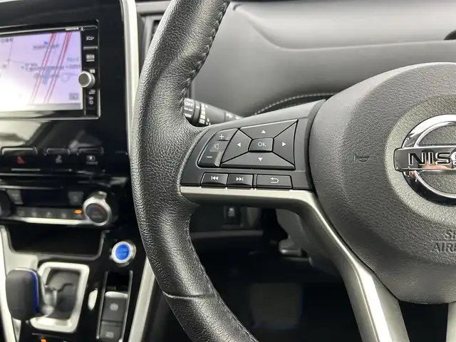 日産 セレナ e－パワー ハイウェイスター V 千葉県 2018(平30)年 6万km ブリリアントホワイトパール 禁煙車/純正ナビ/・MM317D-W/・CD/DVD/BT/AUX/フルセグ/プロパイロット/オートクルーズコントロール/両側パワースライドドア/ハンズフリースライドドア/全方位カメラ/LEDヘッドライト/オートライト/オートハイビーム/コーナーセンサー/スマートキー/ETC/サイド＆カーテンエアバッグ/純正15インチアルミホイール