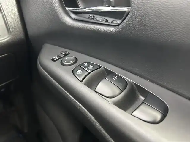 日産 セレナ e－パワー ハイウェイスター V 千葉県 2018(平30)年 6万km ブリリアントホワイトパール 禁煙車/純正ナビ/・MM317D-W/・CD/DVD/BT/AUX/フルセグ/プロパイロット/オートクルーズコントロール/両側パワースライドドア/ハンズフリースライドドア/全方位カメラ/LEDヘッドライト/オートライト/オートハイビーム/コーナーセンサー/スマートキー/ETC/サイド＆カーテンエアバッグ/純正15インチアルミホイール