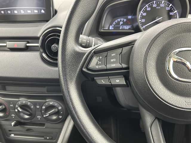 マツダ マツダ２ 15S 宮城県 2021(令3)年 2.2万km ジェットブラックマイカ 禁煙車/i-ACTIVSENSE/・衝突軽減ブレーキ/・レーンキープアシスト/・ブラインドスポットモニター/・パーキングセンサー/マツダコネクトナビ/・CD.DVD.SD.BT.AUX/フルセグTV/バックカメラ/ETC/ステアリングスイッチ/プッシュスタート/スマートキー2個/オートライト/HIDヘッドライト/アイドリングストップ/横滑り防止装置/社外15インチアルミホイール/社外フロアマット