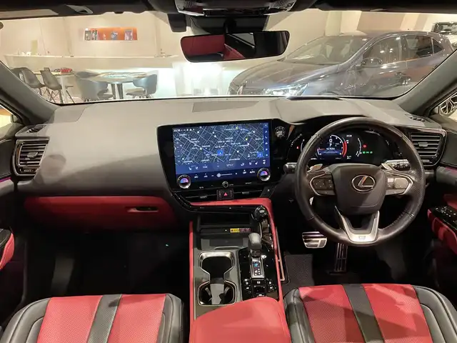 レクサス ＮＸ 350 Fスポーツ 道央・札幌 2023(令5)年 2.7万km ホワイトノーヴァガラスフレーク パノラマルーフ/マークレビンソンプレミアムサウンド/三眼フルLEDヘッドランプ/＋AHS/＋ヘッドランプクリーナー/＋LEDコーナリングランプ/Fスポーツ専用オレンジブレーキキャリパー/TRDフロントスポイラー/RS-Rダウンサス/純正ドライブレコーダー/Fスポーツ専用本革スポーツシート/シートヒーター/シートベンチレーション/ステアリングヒーター/LexusSafetySystem＋/パノラミックビューモニター/おくだけ充電/ヘッドアップディスプレイ/パワーテールゲート