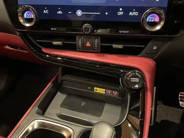 レクサス ＮＸ 350 Fスポーツ 道央・札幌 2023(令5)年 2.7万km ホワイトノーヴァガラスフレーク パノラマルーフ/マークレビンソンプレミアムサウンド/三眼フルLEDヘッドランプ/＋AHS/＋ヘッドランプクリーナー/＋LEDコーナリングランプ/Fスポーツ専用オレンジブレーキキャリパー/TRDフロントスポイラー/RS-Rダウンサス/純正ドライブレコーダー/Fスポーツ専用本革スポーツシート/シートヒーター/シートベンチレーション/ステアリングヒーター/LexusSafetySystem＋/パノラミックビューモニター/おくだけ充電/ヘッドアップディスプレイ/パワーテールゲート