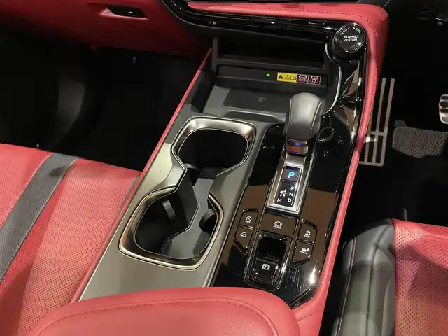 レクサス ＮＸ 350 Fスポーツ 道央・札幌 2023(令5)年 2.7万km ホワイトノーヴァガラスフレーク パノラマルーフ/マークレビンソンプレミアムサウンド/三眼フルLEDヘッドランプ/＋AHS/＋ヘッドランプクリーナー/＋LEDコーナリングランプ/Fスポーツ専用オレンジブレーキキャリパー/TRDフロントスポイラー/RS-Rダウンサス/純正ドライブレコーダー/Fスポーツ専用本革スポーツシート/シートヒーター/シートベンチレーション/ステアリングヒーター/LexusSafetySystem＋/パノラミックビューモニター/おくだけ充電/ヘッドアップディスプレイ/パワーテールゲート