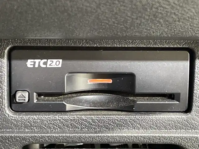 日産 ノート X 神奈川県 2021(令3)年 2.2万km ピュアホワイトパール 純正ナビゲーション/アラウンドビューモニター/純正ＬＥＤヘッドライト/オートライト/オートハイビーム/ＥＴＣ２．０/前方ドライブレコーダー/スマートキー/スペアキー/純正１６インチアルミホイール付き夏タイヤ/置くだけ充電付き/デジタルインナーミラー/フロアマット/コーナーセンサー/クリアランスソナー/ＡＢＳ/横滑り防止/盗難防止装置