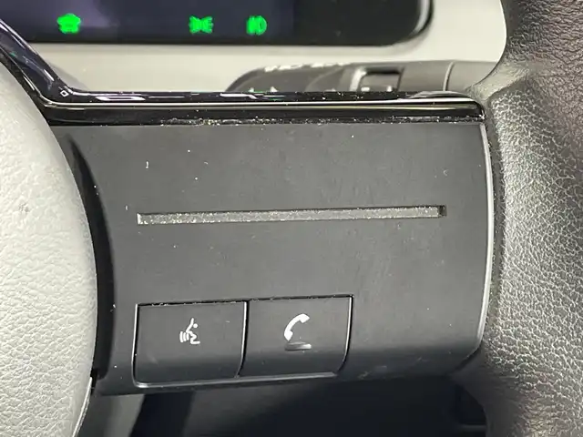 日産 ノート X 神奈川県 2021(令3)年 2.2万km ピュアホワイトパール 純正ナビゲーション/アラウンドビューモニター/純正ＬＥＤヘッドライト/オートライト/オートハイビーム/ＥＴＣ２．０/前方ドライブレコーダー/スマートキー/スペアキー/純正１６インチアルミホイール付き夏タイヤ/置くだけ充電付き/デジタルインナーミラー/フロアマット/コーナーセンサー/クリアランスソナー/ＡＢＳ/横滑り防止/盗難防止装置