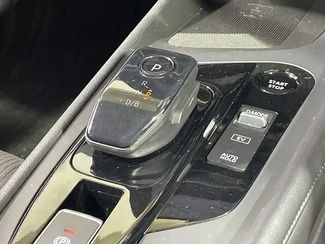 日産 ノート X 神奈川県 2021(令3)年 2.2万km ピュアホワイトパール 純正ナビゲーション/アラウンドビューモニター/純正ＬＥＤヘッドライト/オートライト/オートハイビーム/ＥＴＣ２．０/前方ドライブレコーダー/スマートキー/スペアキー/純正１６インチアルミホイール付き夏タイヤ/置くだけ充電付き/デジタルインナーミラー/フロアマット/コーナーセンサー/クリアランスソナー/ＡＢＳ/横滑り防止/盗難防止装置