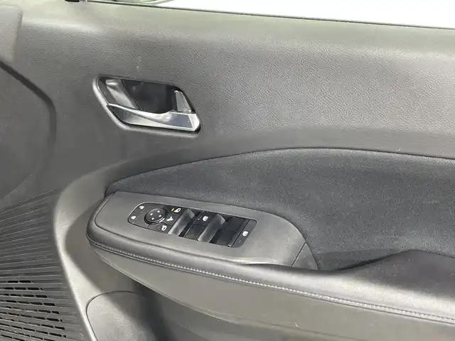 日産 ノート X 神奈川県 2021(令3)年 2.2万km ピュアホワイトパール 純正ナビゲーション/アラウンドビューモニター/純正ＬＥＤヘッドライト/オートライト/オートハイビーム/ＥＴＣ２．０/前方ドライブレコーダー/スマートキー/スペアキー/純正１６インチアルミホイール付き夏タイヤ/置くだけ充電付き/デジタルインナーミラー/フロアマット/コーナーセンサー/クリアランスソナー/ＡＢＳ/横滑り防止/盗難防止装置