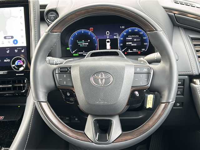 トヨタ アルファードハイブリット Z 栃木県 2024(令6)年 0.8万km プラチナホワイトパールマイカ 純正メモリナビ/・Bluetooth/・TV フルセグ/・アラウンドビューモニター/左右独立ダブルムーンルーフ/追従式クルーズコントロール/デジタルインナーミラー/レザーシート/パワーシート/シートヒーター/シートクーラー/両側パワースライドドア/電動リアサンシェード/ETC2.0/ドライブレコーダー/衝突被害軽減システム/コーナーセンサー/レーンキープアシスト/LEDヘッドライト/オートライト/オートマチックハイビーム/BSM/１００V充電