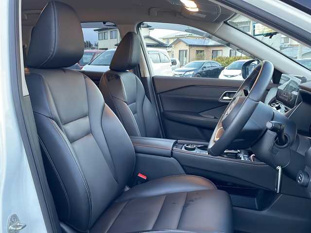 日産 エクストレイル G e－4ORCE 岩手県 2023(令5)年 1.9万km ブリリアントホワイトパール プロパイロット　プロパイロットパーキング　１２．３型日産コネクトナビ　デジタルミラー　全周囲Ｃ　フルセグ　スマートフォン連携　ルーフレール　パワーＲゲート　シートヒーター　純正１８ＡＷ　ＥＴＣ２．０