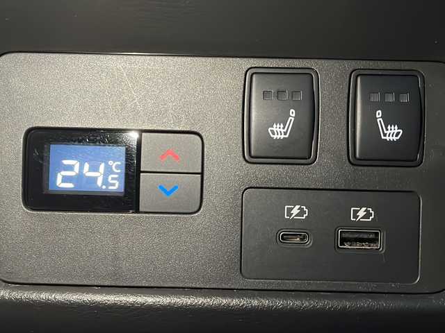 日産 エクストレイル G e－4ORCE 岩手県 2023(令5)年 1.9万km ブリリアントホワイトパール プロパイロット　プロパイロットパーキング　１２．３型日産コネクトナビ　デジタルミラー　全周囲Ｃ　フルセグ　スマートフォン連携　ルーフレール　パワーＲゲート　シートヒーター　純正１８ＡＷ　ＥＴＣ２．０