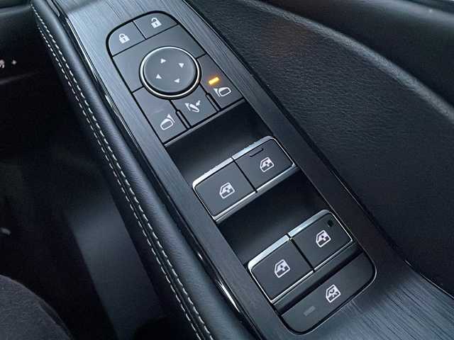 日産 エクストレイル G e－4ORCE 岩手県 2023(令5)年 1.9万km ブリリアントホワイトパール プロパイロット　プロパイロットパーキング　１２．３型日産コネクトナビ　デジタルミラー　全周囲Ｃ　フルセグ　スマートフォン連携　ルーフレール　パワーＲゲート　シートヒーター　純正１８ＡＷ　ＥＴＣ２．０