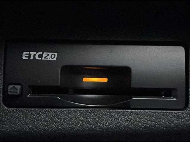 日産 エクストレイル G e－4ORCE 岩手県 2023(令5)年 1.9万km ブリリアントホワイトパール プロパイロット　プロパイロットパーキング　１２．３型日産コネクトナビ　デジタルミラー　全周囲Ｃ　フルセグ　スマートフォン連携　ルーフレール　パワーＲゲート　シートヒーター　純正１８ＡＷ　ＥＴＣ２．０