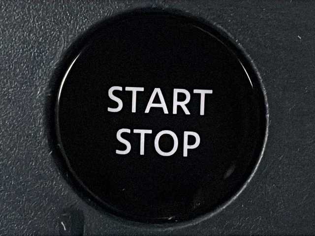 日産 エクストレイル G e－4ORCE 岩手県 2023(令5)年 1.9万km ブリリアントホワイトパール プロパイロット　プロパイロットパーキング　１２．３型日産コネクトナビ　デジタルミラー　全周囲Ｃ　フルセグ　スマートフォン連携　ルーフレール　パワーＲゲート　シートヒーター　純正１８ＡＷ　ＥＴＣ２．０