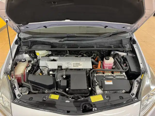 トヨタ プリウス G 群馬県 2014(平26)年 5.8万km ライトパープルマイカ 純正7インチナビ/・フルセグTV/・BT/DVD/CD/SD/・FM/AM/バックカメラ/ビルトインETC/ブラックハーフレザーシート/運転席パワーシート/革巻きステアリング/ステアリングスイッチ/クルーズコントロール/スマートキー/プッシュスタート/LEDヘッドライト/フォグランプ/オートライト/純正15インチAW/純正フロアマット/純正ドアバイザー/電動格納ウィンカーミラー/横滑り防止機能