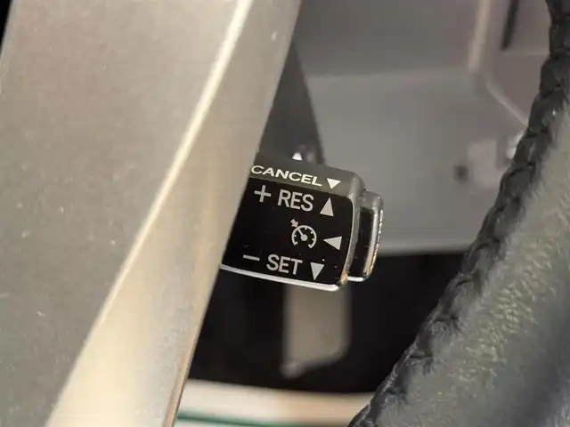 トヨタ プリウス G 群馬県 2014(平26)年 5.8万km ライトパープルマイカ 純正7インチナビ/・フルセグTV/・BT/DVD/CD/SD/・FM/AM/バックカメラ/ビルトインETC/ブラックハーフレザーシート/運転席パワーシート/革巻きステアリング/ステアリングスイッチ/クルーズコントロール/スマートキー/プッシュスタート/LEDヘッドライト/フォグランプ/オートライト/純正15インチAW/純正フロアマット/純正ドアバイザー/電動格納ウィンカーミラー/横滑り防止機能