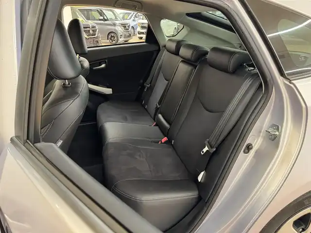 トヨタ プリウス G 群馬県 2014(平26)年 5.8万km ライトパープルマイカ 純正7インチナビ/・フルセグTV/・BT/DVD/CD/SD/・FM/AM/バックカメラ/ビルトインETC/ブラックハーフレザーシート/運転席パワーシート/革巻きステアリング/ステアリングスイッチ/クルーズコントロール/スマートキー/プッシュスタート/LEDヘッドライト/フォグランプ/オートライト/純正15インチAW/純正フロアマット/純正ドアバイザー/電動格納ウィンカーミラー/横滑り防止機能