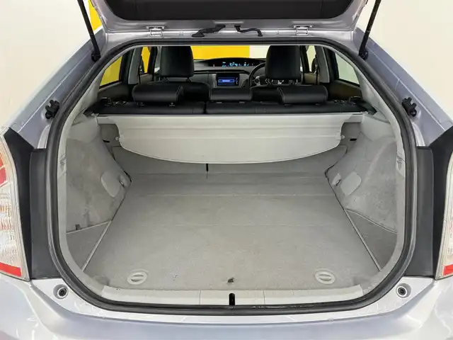 トヨタ プリウス G 群馬県 2014(平26)年 5.8万km ライトパープルマイカ 純正7インチナビ/・フルセグTV/・BT/DVD/CD/SD/・FM/AM/バックカメラ/ビルトインETC/ブラックハーフレザーシート/運転席パワーシート/革巻きステアリング/ステアリングスイッチ/クルーズコントロール/スマートキー/プッシュスタート/LEDヘッドライト/フォグランプ/オートライト/純正15インチAW/純正フロアマット/純正ドアバイザー/電動格納ウィンカーミラー/横滑り防止機能