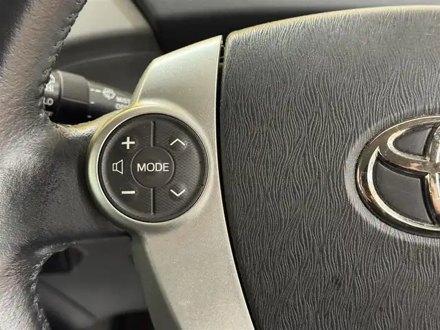 トヨタ プリウス G 群馬県 2014(平26)年 5.8万km ライトパープルマイカ 純正7インチナビ/・フルセグTV/・BT/DVD/CD/SD/・FM/AM/バックカメラ/ビルトインETC/ブラックハーフレザーシート/運転席パワーシート/革巻きステアリング/ステアリングスイッチ/クルーズコントロール/スマートキー/プッシュスタート/LEDヘッドライト/フォグランプ/オートライト/純正15インチAW/純正フロアマット/純正ドアバイザー/電動格納ウィンカーミラー/横滑り防止機能