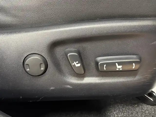 トヨタ プリウス G 群馬県 2014(平26)年 5.8万km ライトパープルマイカ 純正7インチナビ/・フルセグTV/・BT/DVD/CD/SD/・FM/AM/バックカメラ/ビルトインETC/ブラックハーフレザーシート/運転席パワーシート/革巻きステアリング/ステアリングスイッチ/クルーズコントロール/スマートキー/プッシュスタート/LEDヘッドライト/フォグランプ/オートライト/純正15インチAW/純正フロアマット/純正ドアバイザー/電動格納ウィンカーミラー/横滑り防止機能