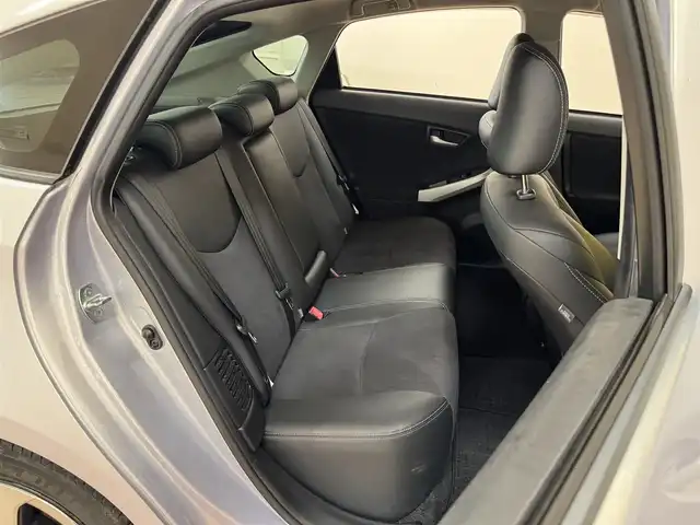 トヨタ プリウス G 群馬県 2014(平26)年 5.8万km ライトパープルマイカ 純正7インチナビ/・フルセグTV/・BT/DVD/CD/SD/・FM/AM/バックカメラ/ビルトインETC/ブラックハーフレザーシート/運転席パワーシート/革巻きステアリング/ステアリングスイッチ/クルーズコントロール/スマートキー/プッシュスタート/LEDヘッドライト/フォグランプ/オートライト/純正15インチAW/純正フロアマット/純正ドアバイザー/電動格納ウィンカーミラー/横滑り防止機能