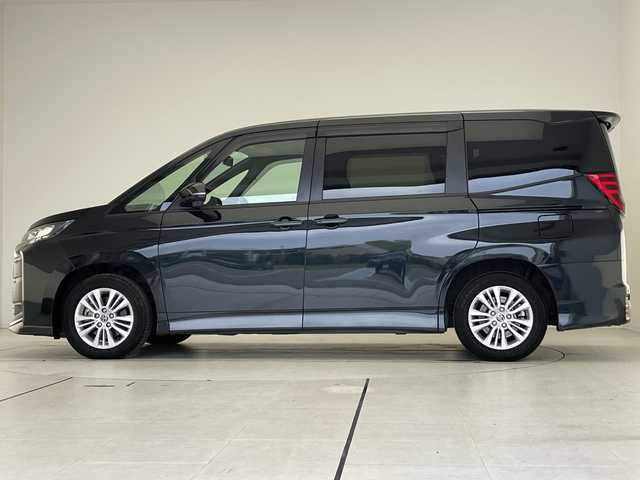 トヨタ ノア S－G 愛知県 2023(令5)年 2.9万km グリッターブラックガラスフレーク トヨタセーフティセンス/純正10型ディスプレイオーディオナビ/フリップダウンモニター/両側パワースライドドア/レーダークルーズコントロール/シートヒーター/バックカメラ/コーナーセンサー/純正アルミホイール/ETC2.0/LEDヘッドライト/インテリジェントミラー/リアオートエアコン/レーンキープアシスト/オートマチックハイビーム/ドライブレコーダー/スマートキー/プッシュスタート
